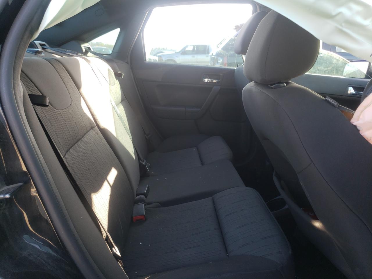 Photo 6 from auction – 2008 FORD FOCUS SE with VIN 1FAHP35N68W253004