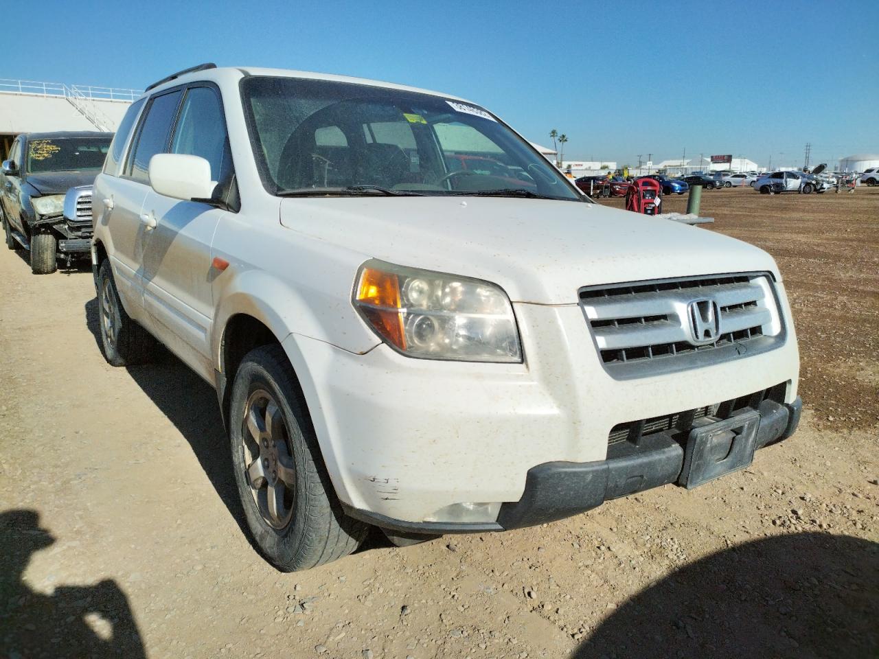 HONDA PILOT EX 2006 with VIN 2HKYF18516H512742 - Photo from auction