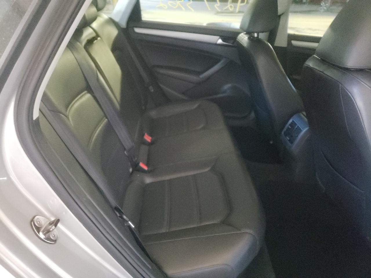 Photo 6 from auction – 2014 VOLKSWAGEN PASSAT SE with VIN 1VWBP7A37EC006211