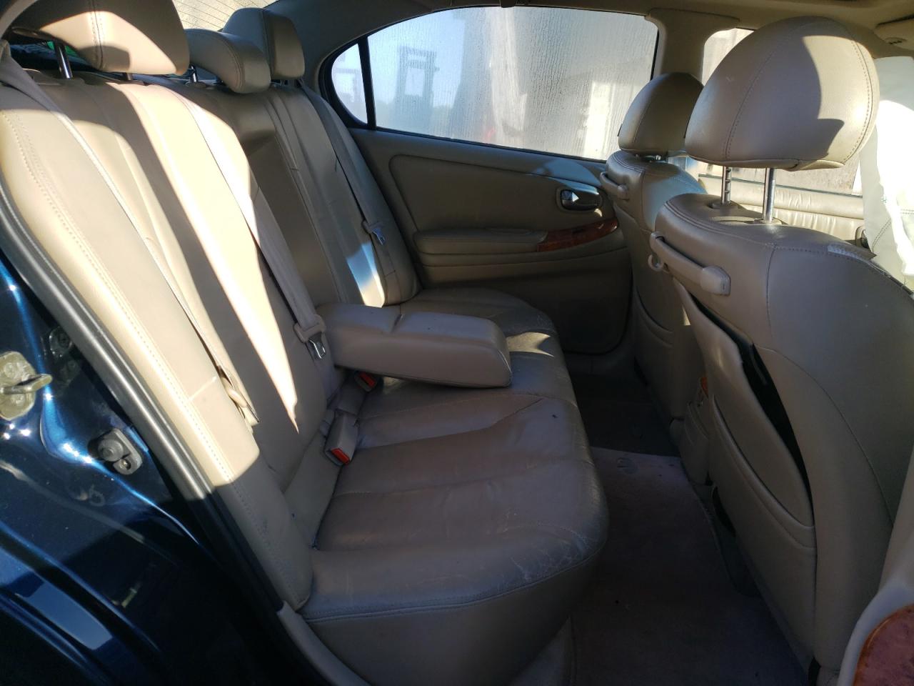 Photo 6 from auction – 2002 INFINITI I35 with VIN JNKDA31A92T012347