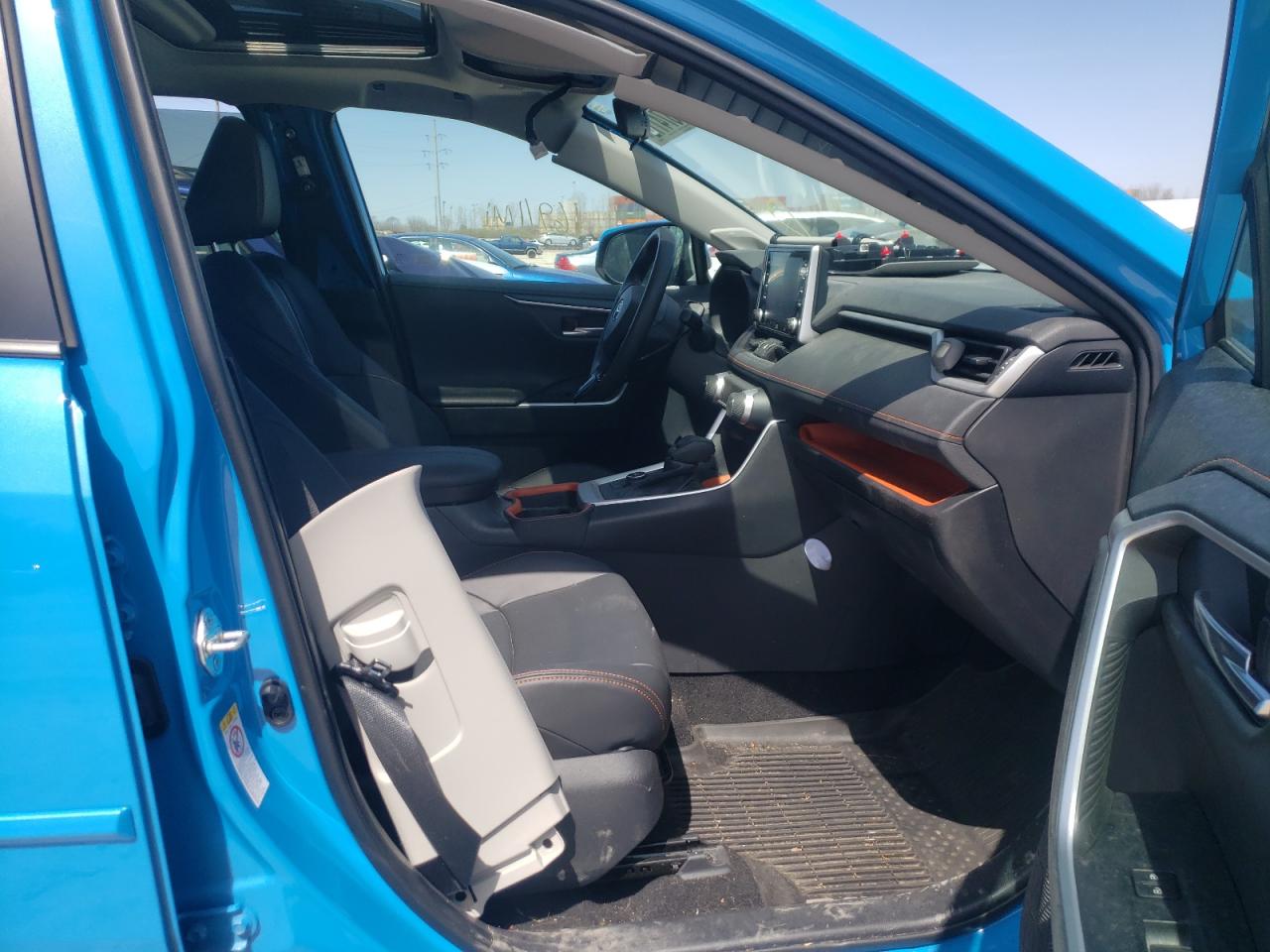 Photo 5 from auction – 2019 TOYOTA RAV4 ADVEN with VIN 2T3J1RFV5KW040355