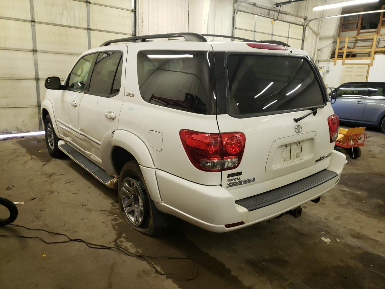 Photo 3 from auction – 2006 TOYOTA SEQUOIA SR with VIN 5TDBT44A76S274389