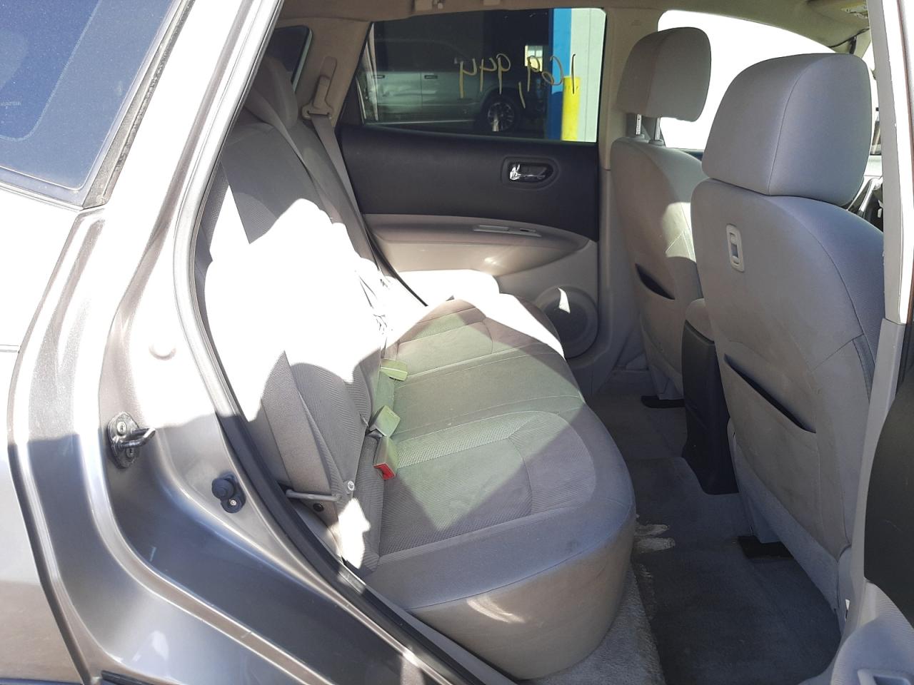 Photo 6 from auction – 2011 NISSAN ROGUE S with VIN JN8AS5MT5BW561377