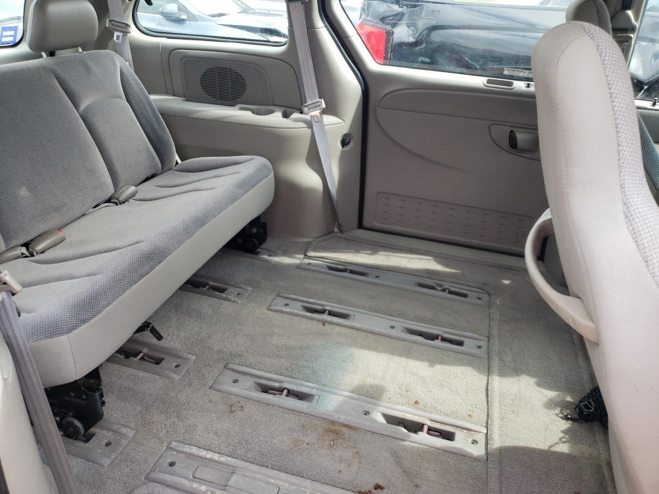 Photo 6 from auction – 2001 CHRYSLER VOYAGER with VIN 1C4GJ25371B151823