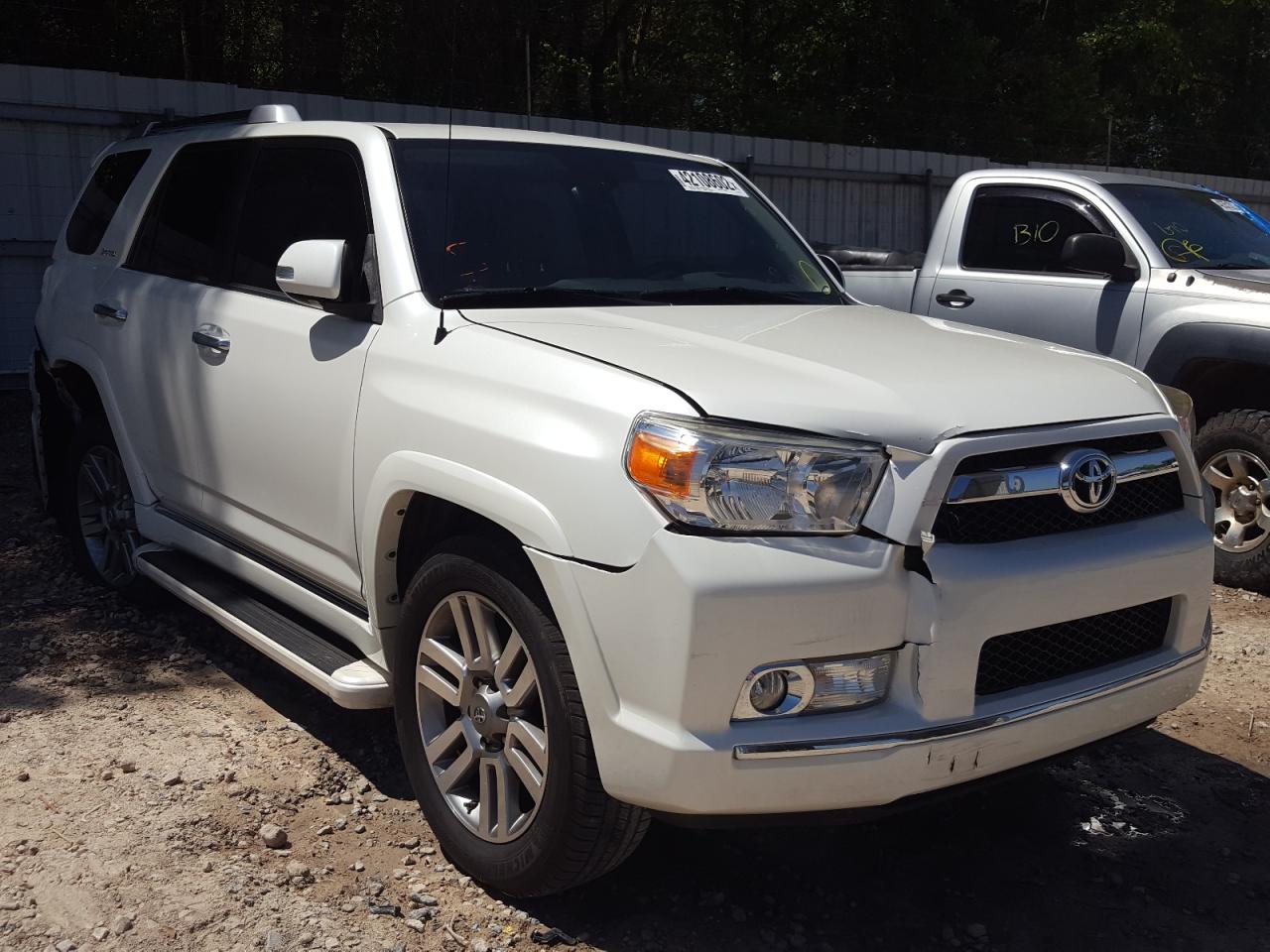 TOYOTA 4RUNNER SR 2013 with VIN JTEZU5JR4D5061779 - Photo from auction