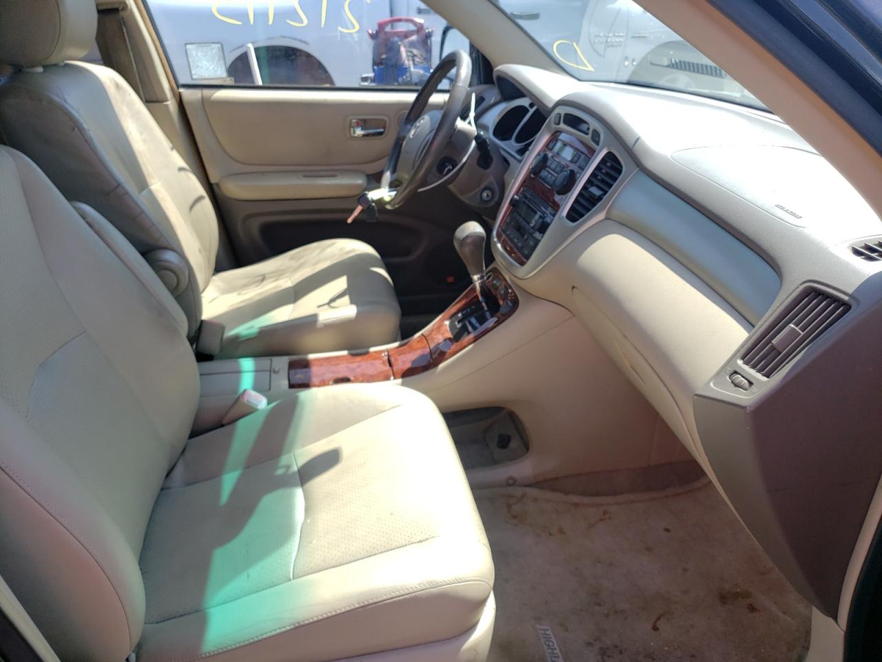 Photo 5 from auction – 2006 TOYOTA HIGHLANDER with VIN JTEDW21A260008978
