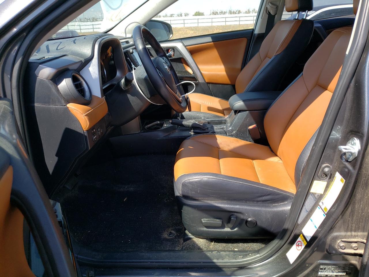 Photo 5 from auction – 2017 TOYOTA RAV4 HV LI with VIN JTMDJREV1HD074071