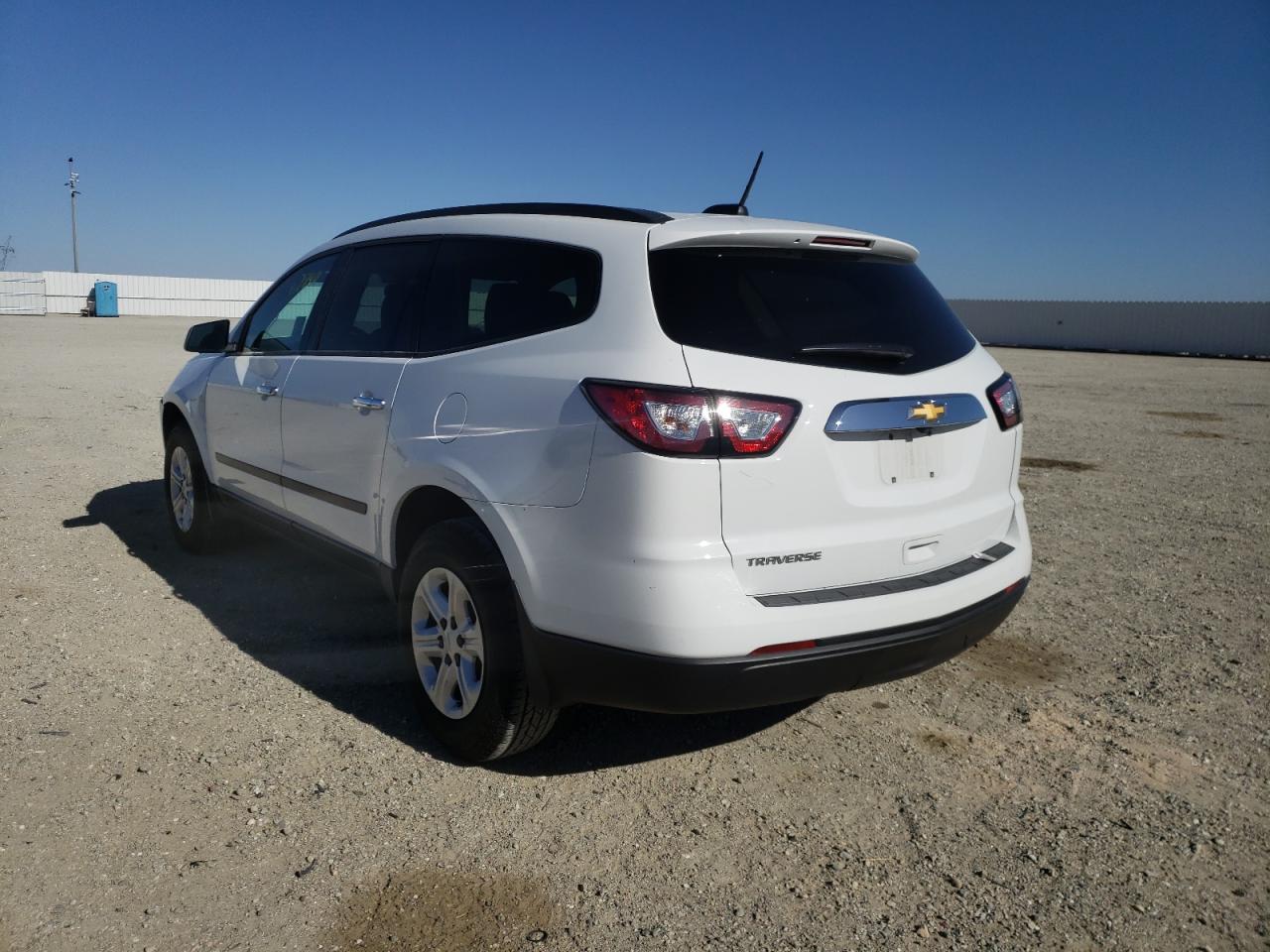 Photo 3 from auction – 2017 CHEVROLET TRAVERSE L with VIN 1GNKRFKD9HJ102055