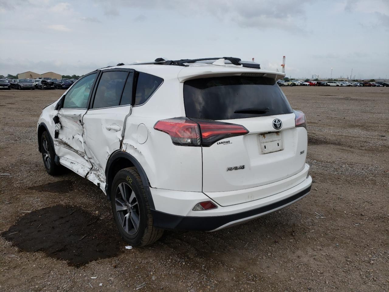 Photo 3 from auction – 2016 TOYOTA RAV4 XLE with VIN 2T3WFREV3GW309386