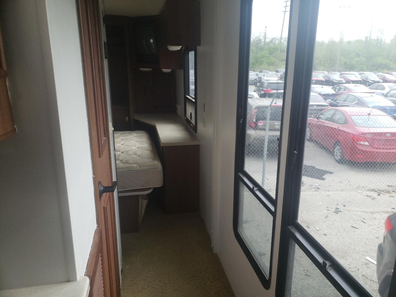 Photo 6 from auction – 2003 OTHER WINNEBAGO with VIN 5B4MP67G633358943