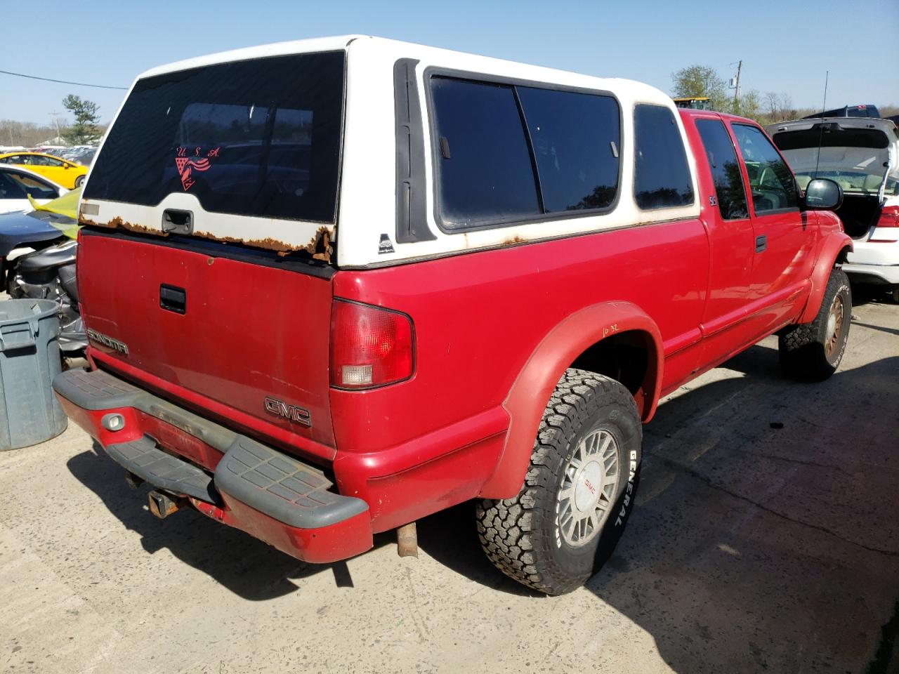 Photo 4 from auction – 1998 GMC SONOMA with VIN 1GTCT19W6W8518853