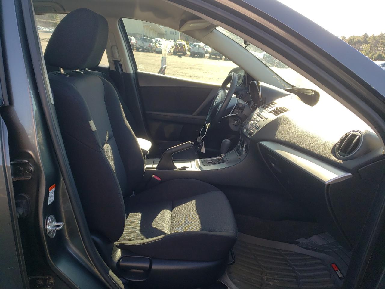 Photo 5 from auction – 2011 MAZDA 3 I with VIN JM1BL1VG5B1442829