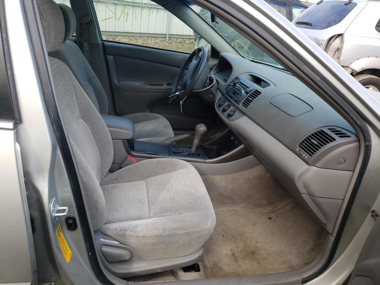 Photo 5 from auction – 2002 TOYOTA CAMRY LE with VIN 4T1BE30K32U512131