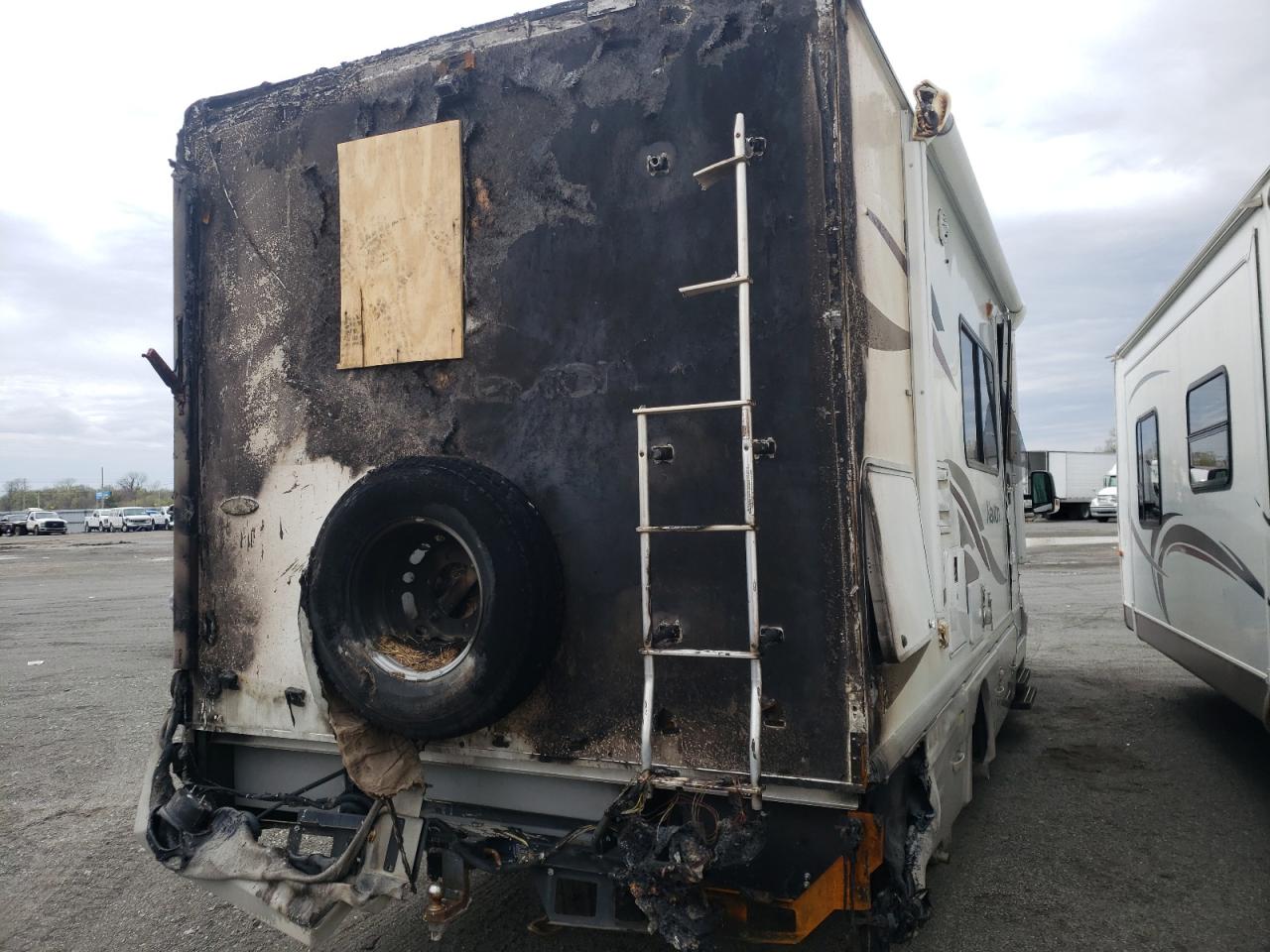Photo 9 from auction – 2010 WINNEBAGO ITASCA with VIN WDXPF445989361804