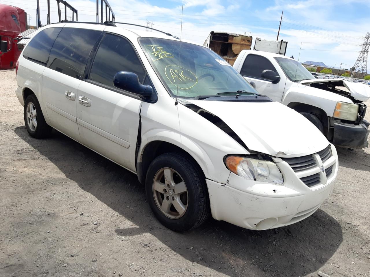DODGE GRAND CARA 2007 with VIN 2D4GP44L27R204985 - Photo from auction