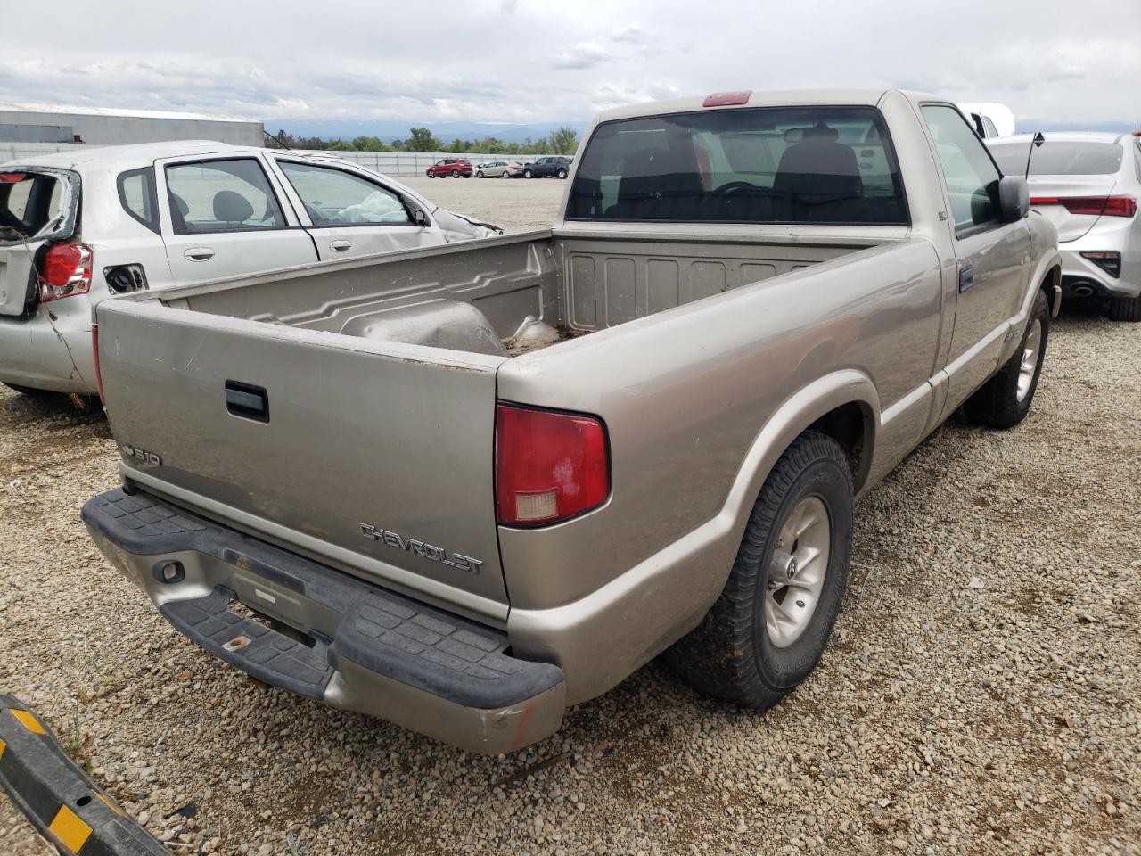 Photo 4 from auction – 2000 CHEVROLET S 10 with VIN 1GCCS1449Y8108933