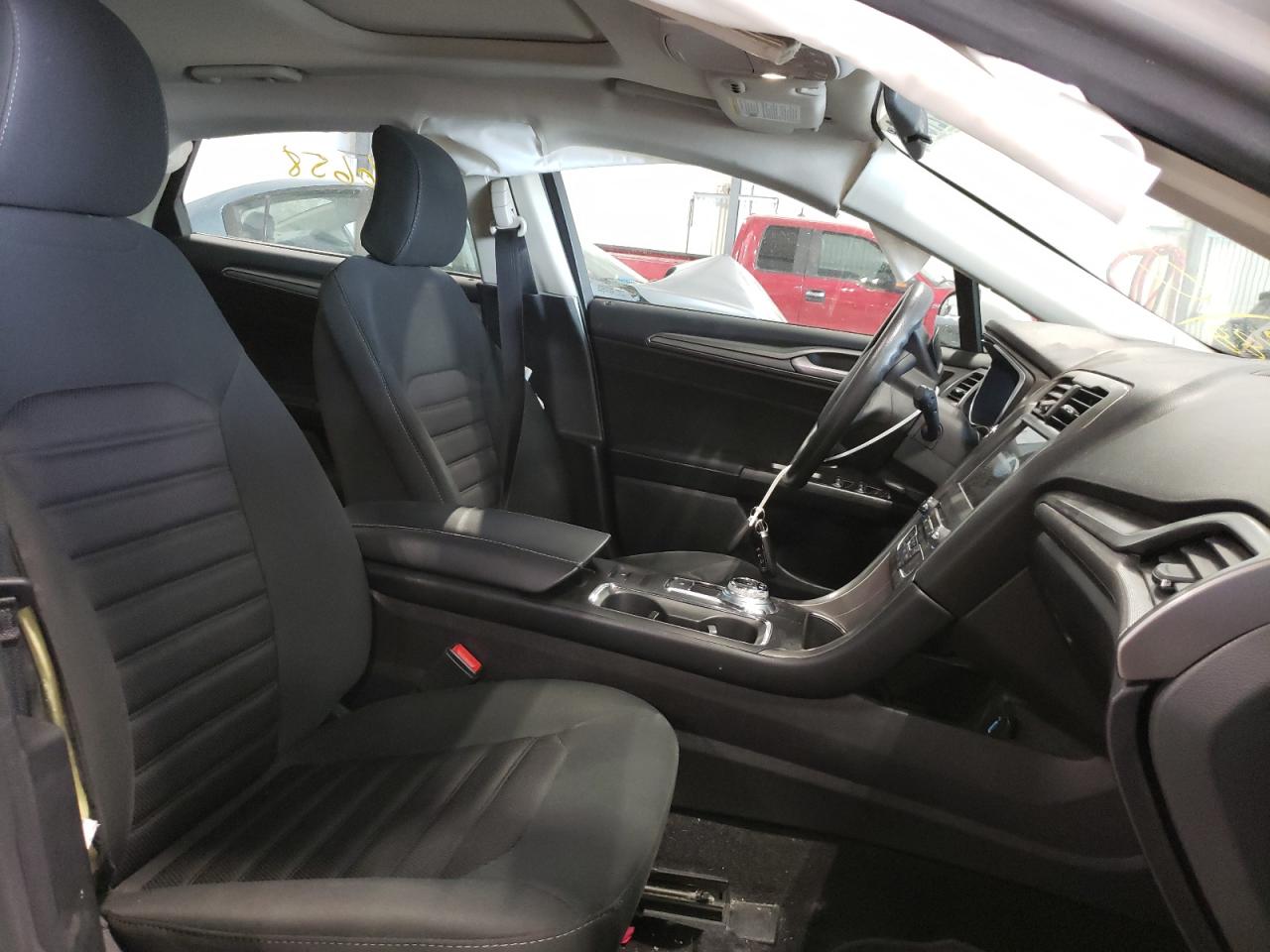 Photo 5 from auction – 2017 FORD FUSION SE with VIN 3FA6P0HD7HR247188