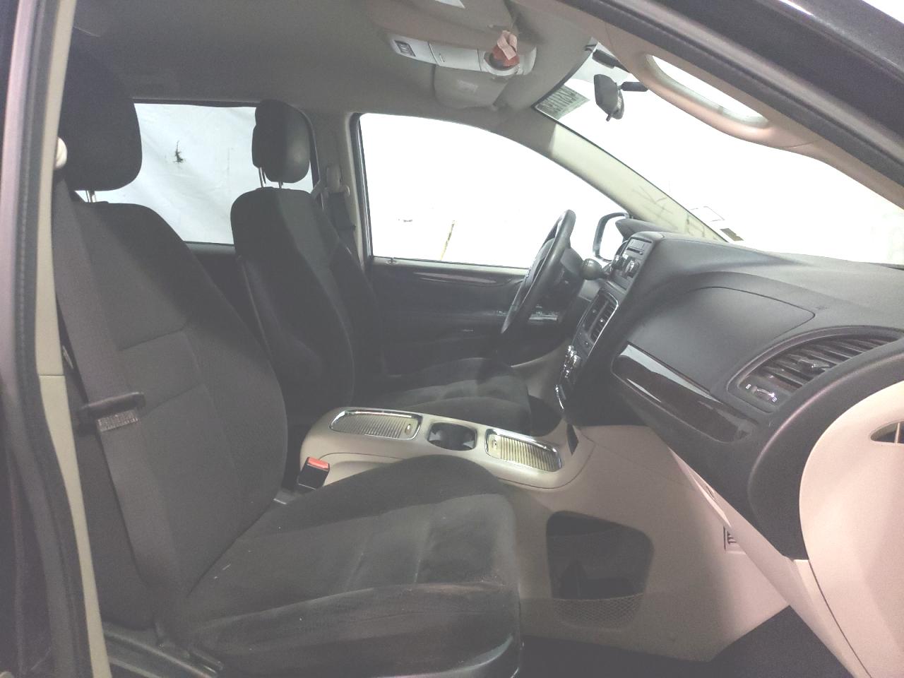 Photo 5 from auction – 2016 DODGE GRAND CARA with VIN 2C4RDGCG5GR327765