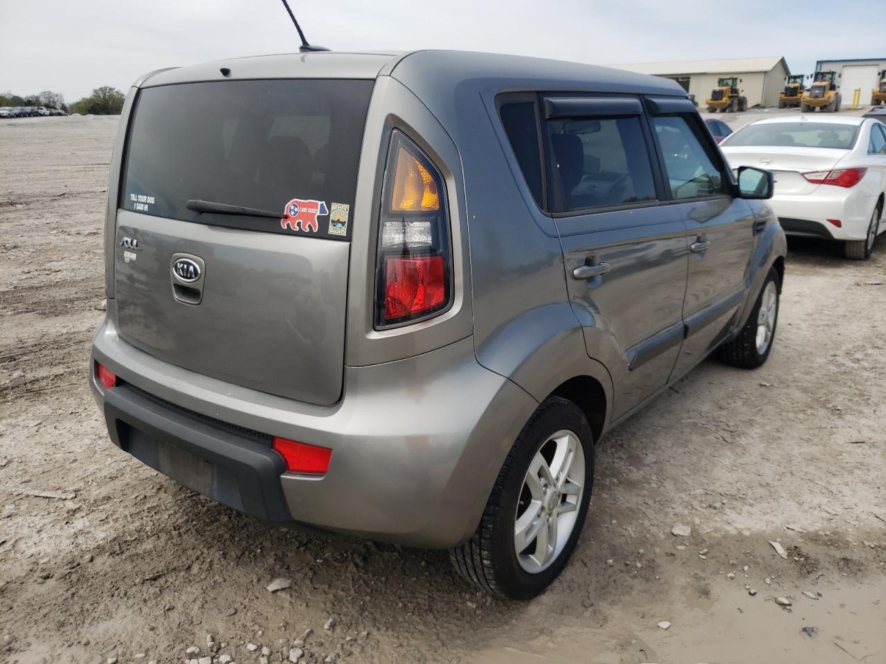 Photo 4 from auction – 2011 KIA SOUL + with VIN KNDJT2A27B7313497