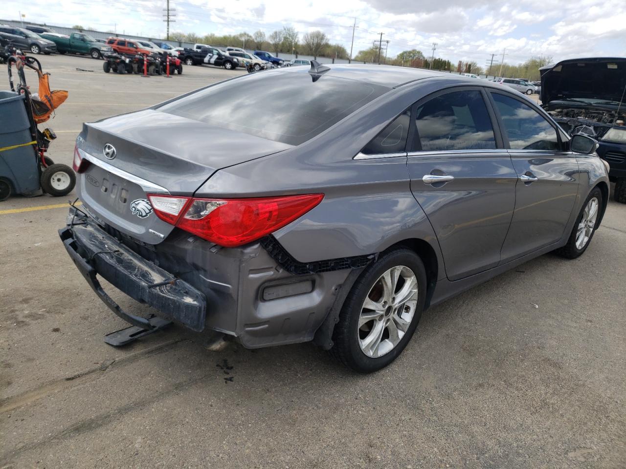 Photo 4 from auction – 2011 HYUNDAI SONATA SE with VIN 5NPEC4AC4BH304936