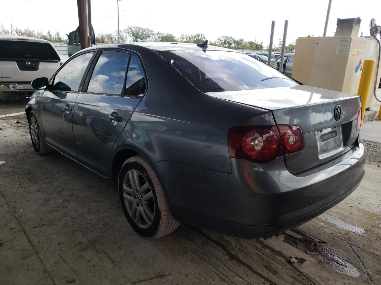 Photo 3 from auction – 2009 VOLKSWAGEN JETTA with VIN 3VWCL71K29M002871