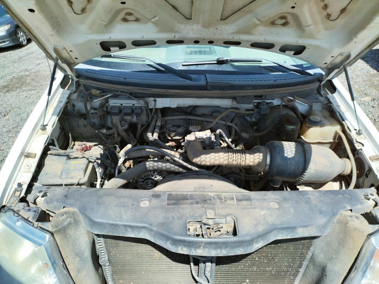 Photo 7 from auction – 2005 FORD F150 with VIN 1FTRF12235NA02667