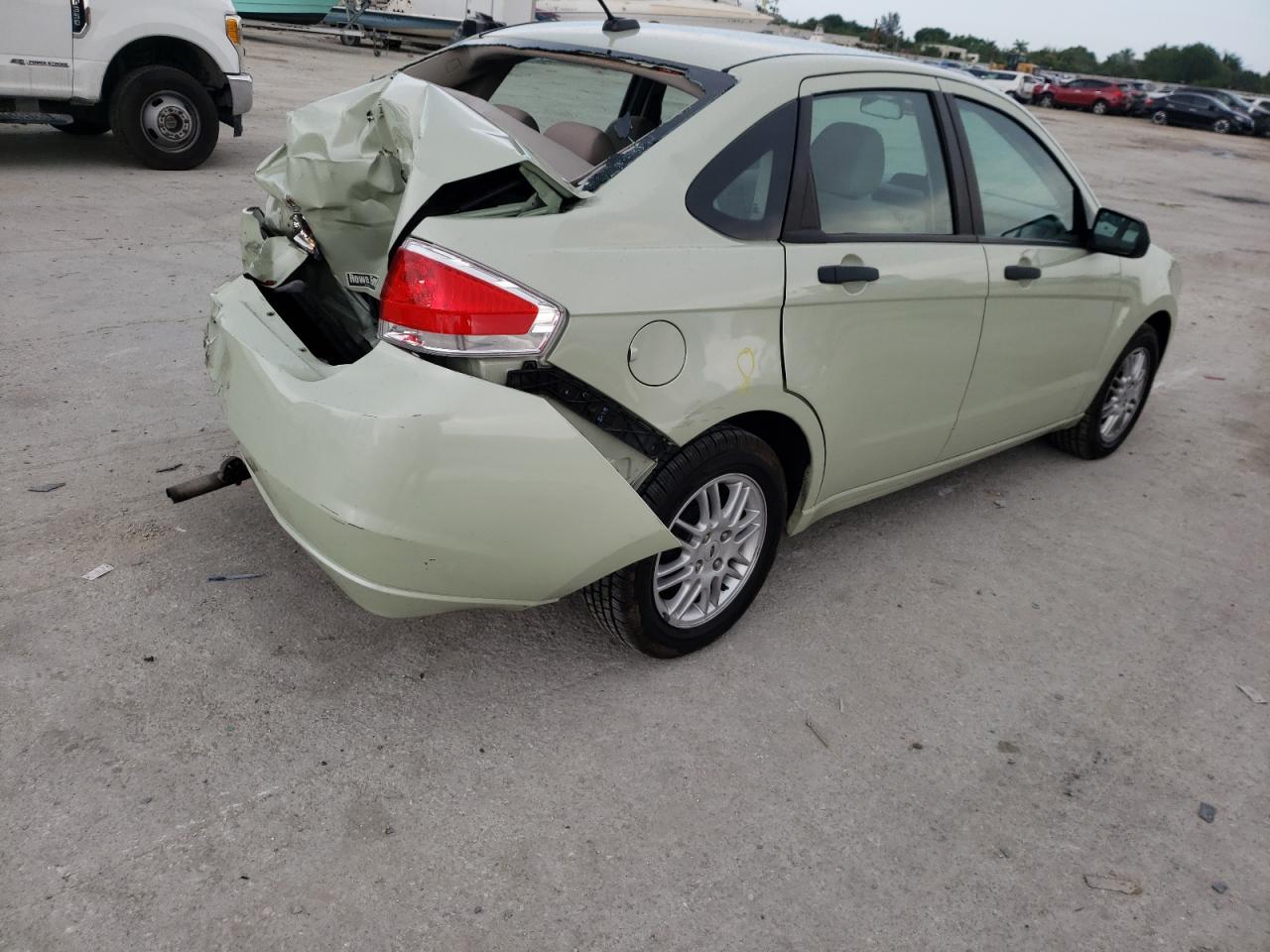 Photo 4 from auction – 2011 FORD FOCUS SE with VIN 1FAHP3FN9BW172259