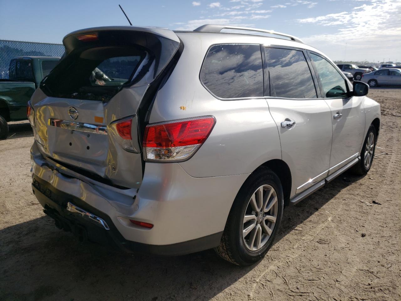 Photo 4 from auction – 2015 NISSAN PATHFINDER with VIN 5N1AR2MN4FC702644