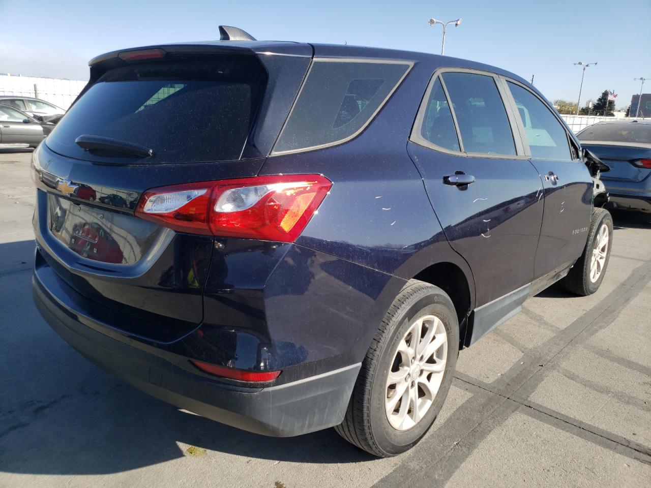 Photo 4 from auction – 2020 CHEVROLET EQUINOX LS with VIN 3GNAXHEV7LS592343
