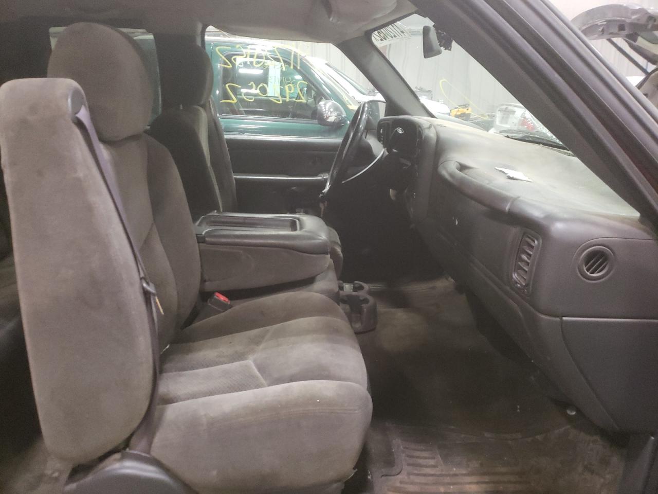 Photo 5 from auction – 2004 CHEVROLET SILVERADO with VIN 2GCEC19T841209108