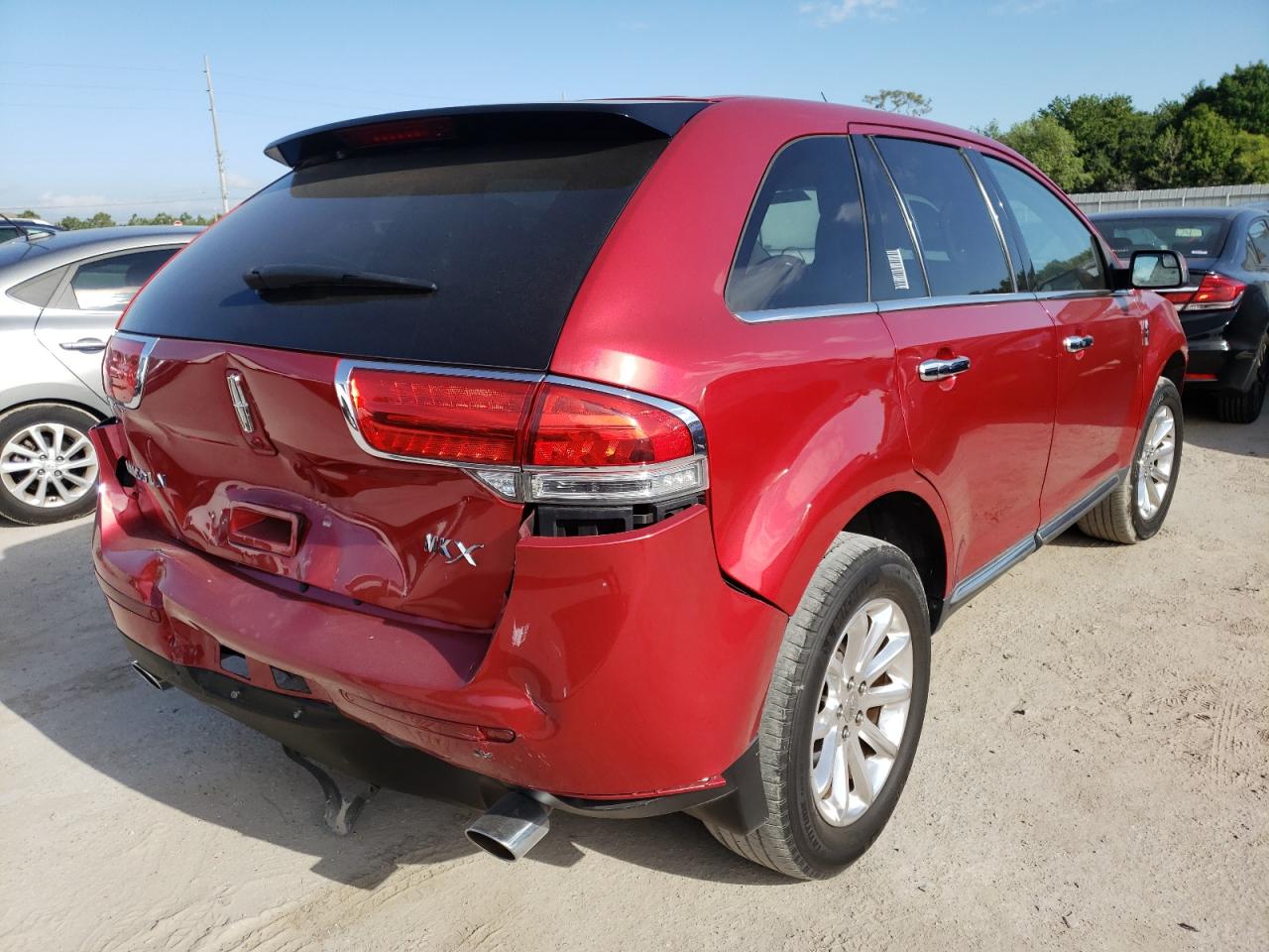 Photo 4 from auction – 2011 LINCOLN MKX with VIN 2LMDJ6JK6BBJ25698