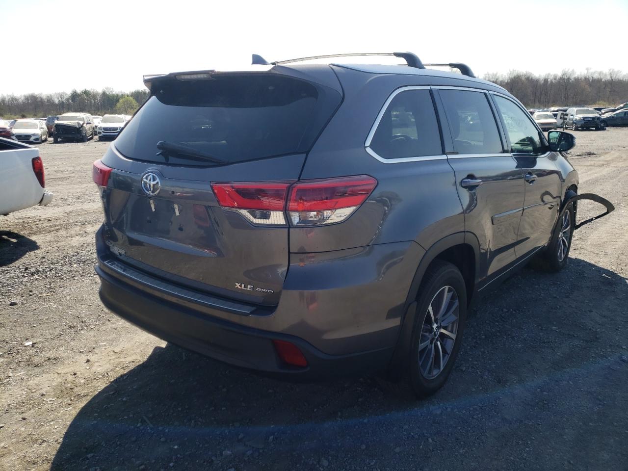 صورة رقم 4 من المزاد - 2018 TOYOTA HIGHLANDER مع VIN 5TDJZRFH5JS498660