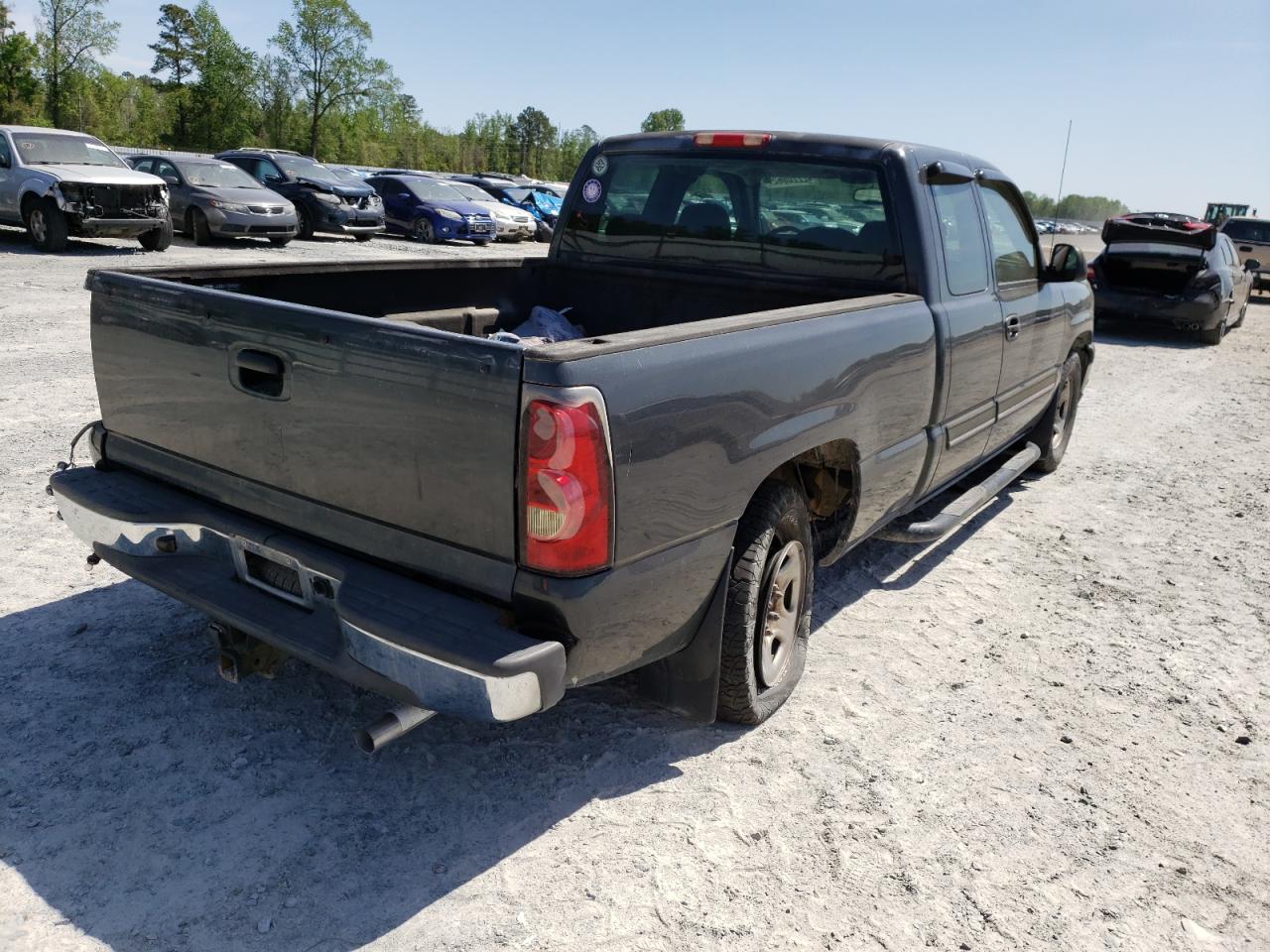 Photo 4 from auction – 2004 CHEVROLET SILVERADO with VIN 2GCEC19T141101977