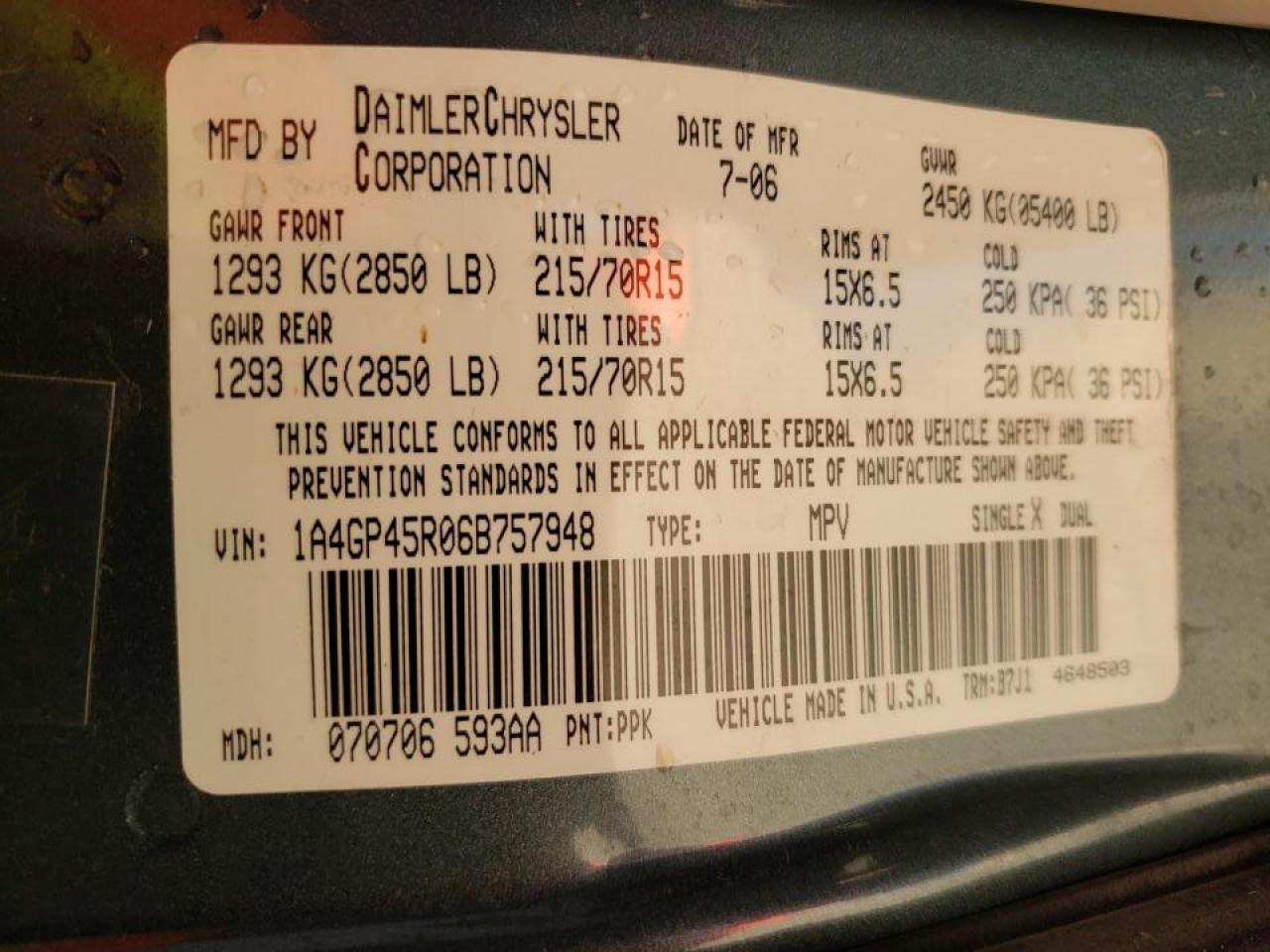 Photo 10 from auction – 2006 CHRYSLER TOWN & COU with VIN 1A4GP45R06B757948