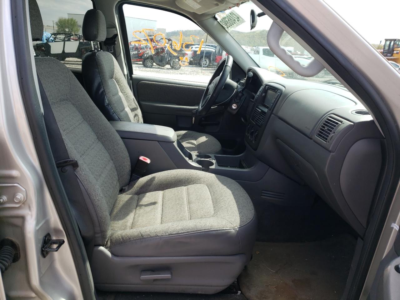 Photo 5 from auction – 2005 FORD EXPLORER X with VIN 1FMZU62E35ZA32172
