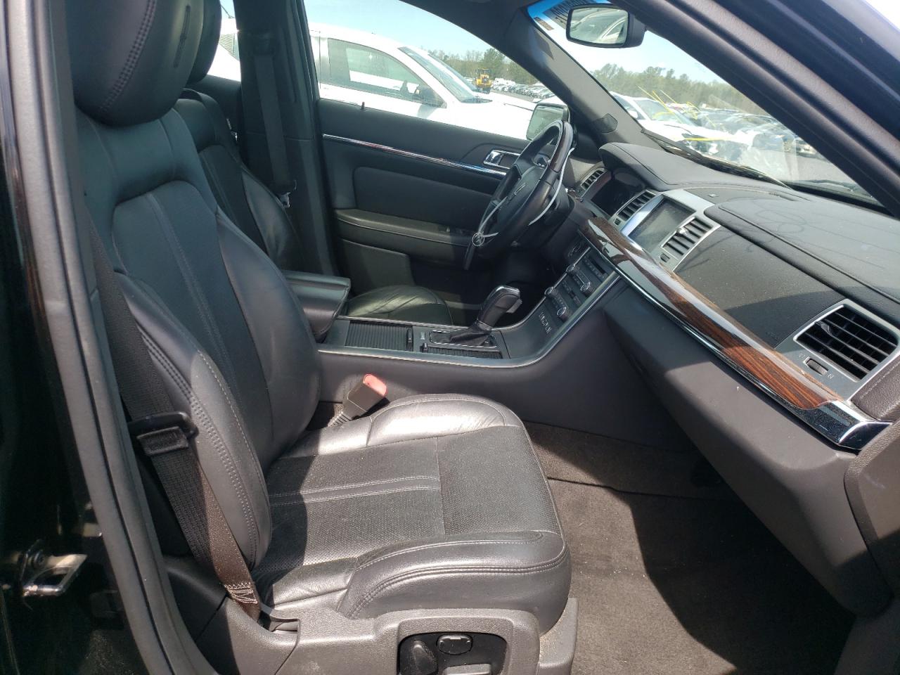 Photo 5 from auction – 2012 LINCOLN MKS with VIN 1LNHL9FT1CG803469