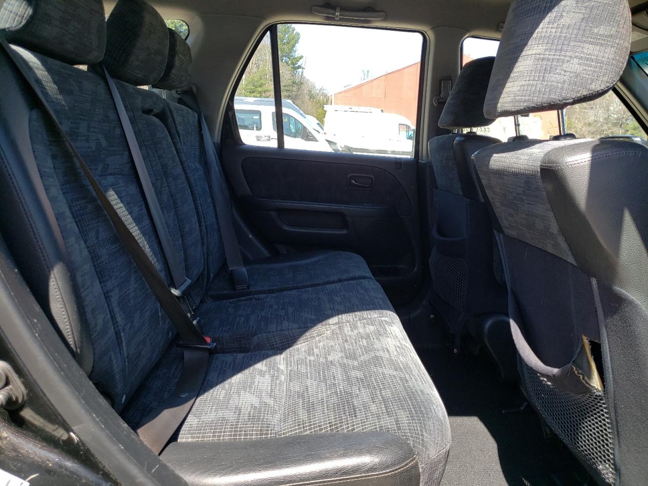 Photo 6 from auction – 2004 HONDA CR-V with VIN SHSRD78454U225560