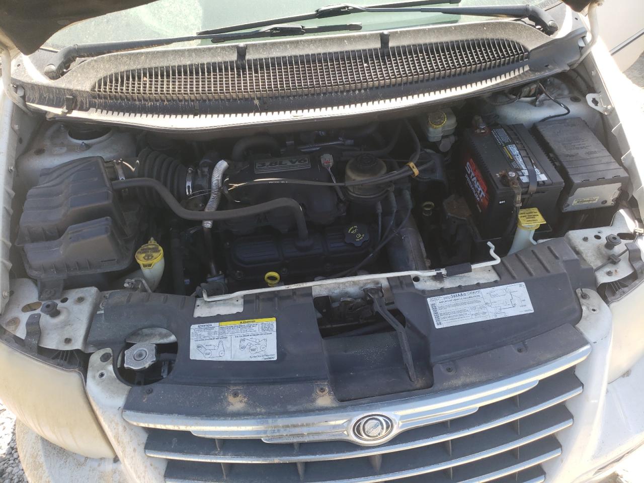 Photo 7 from auction – 2005 CHRYSLER TOWN & COU with VIN 2C8GP64L65R512620