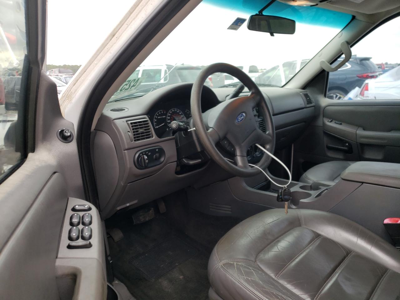 Photo 9 from auction – 2002 FORD EXPLORER X with VIN 1FMDU63W82UC12113
