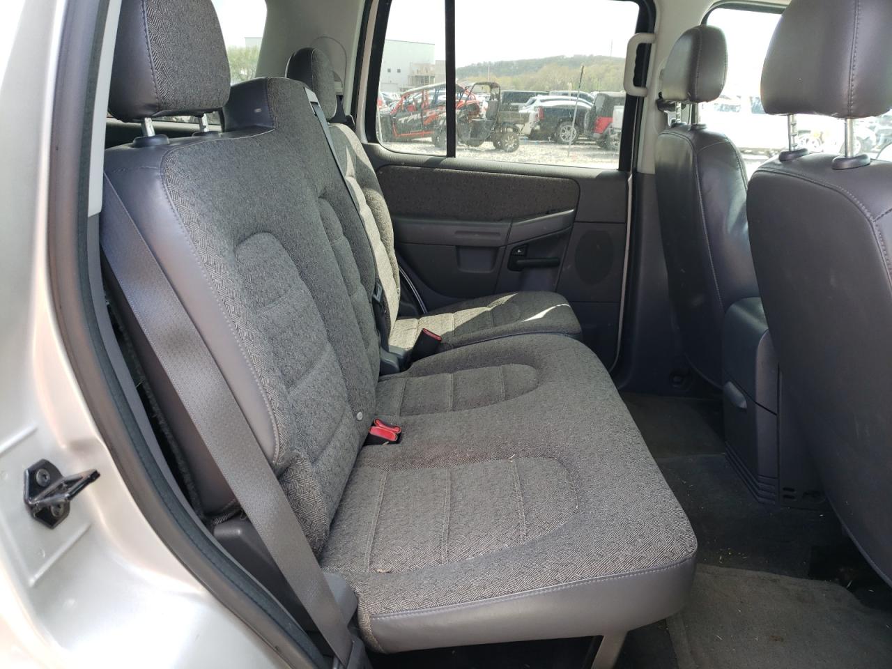 Photo 6 from auction – 2005 FORD EXPLORER X with VIN 1FMZU62E35ZA32172