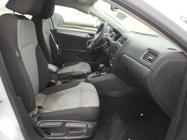 Photo 5 from auction – 2017 VOLKSWAGEN JETTA S with VIN 3VW2B7AJ6HM247001