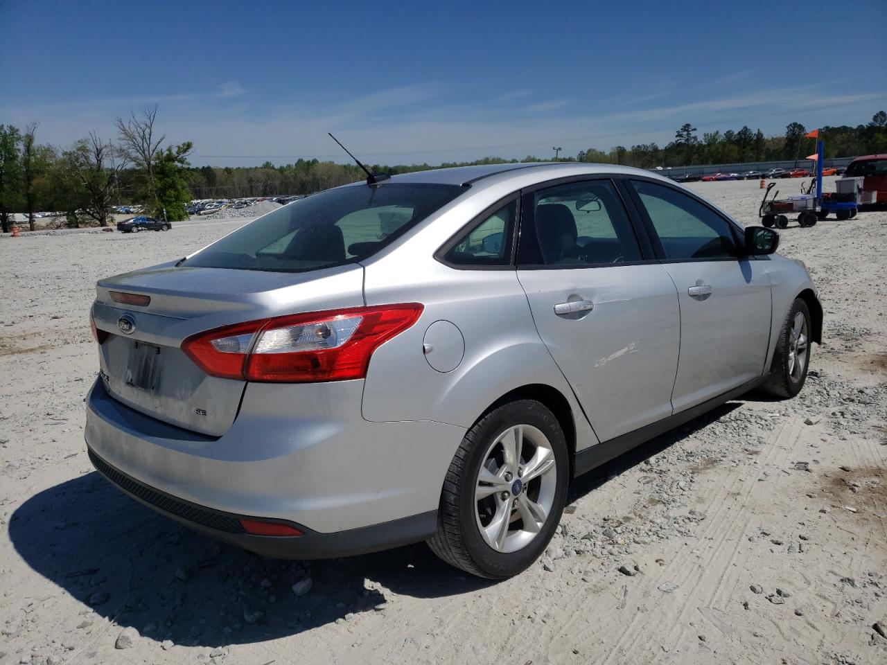 Photo 4 from auction – 2014 FORD FOCUS SE with VIN 1FADP3F21EL139640
