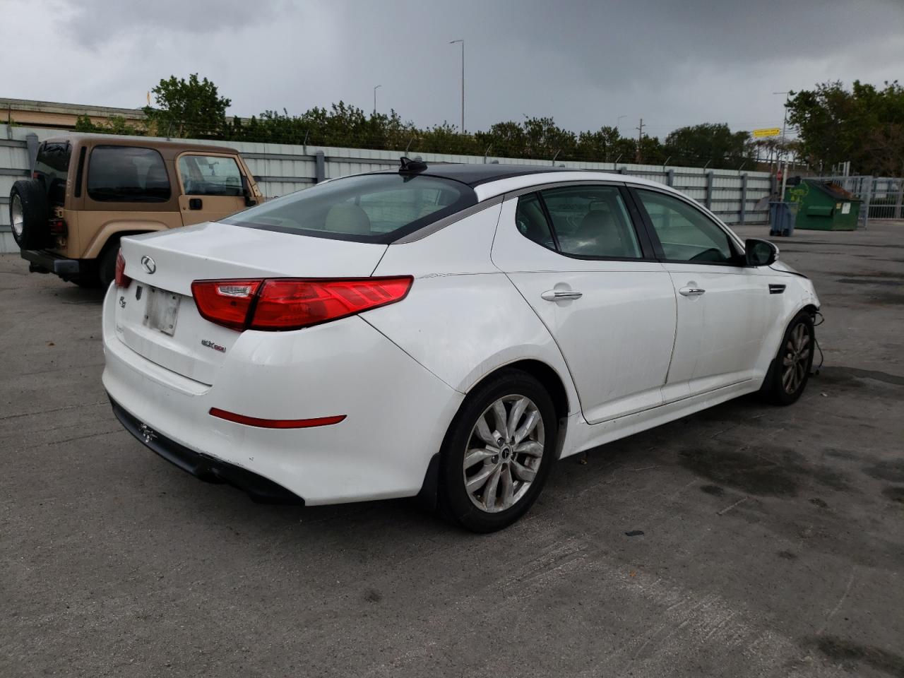 Photo 4 from auction – 2015 KIA OPTIMA EX with VIN 5XXGN4A74FG427398