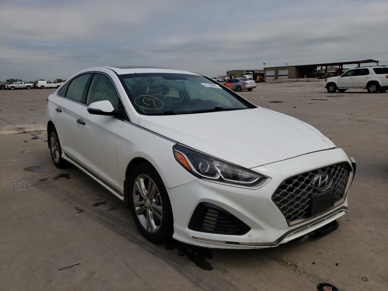 HYUNDAI SONATA LIM 2019 with VIN 5NPE34AF8KH747326 - Photo from auction