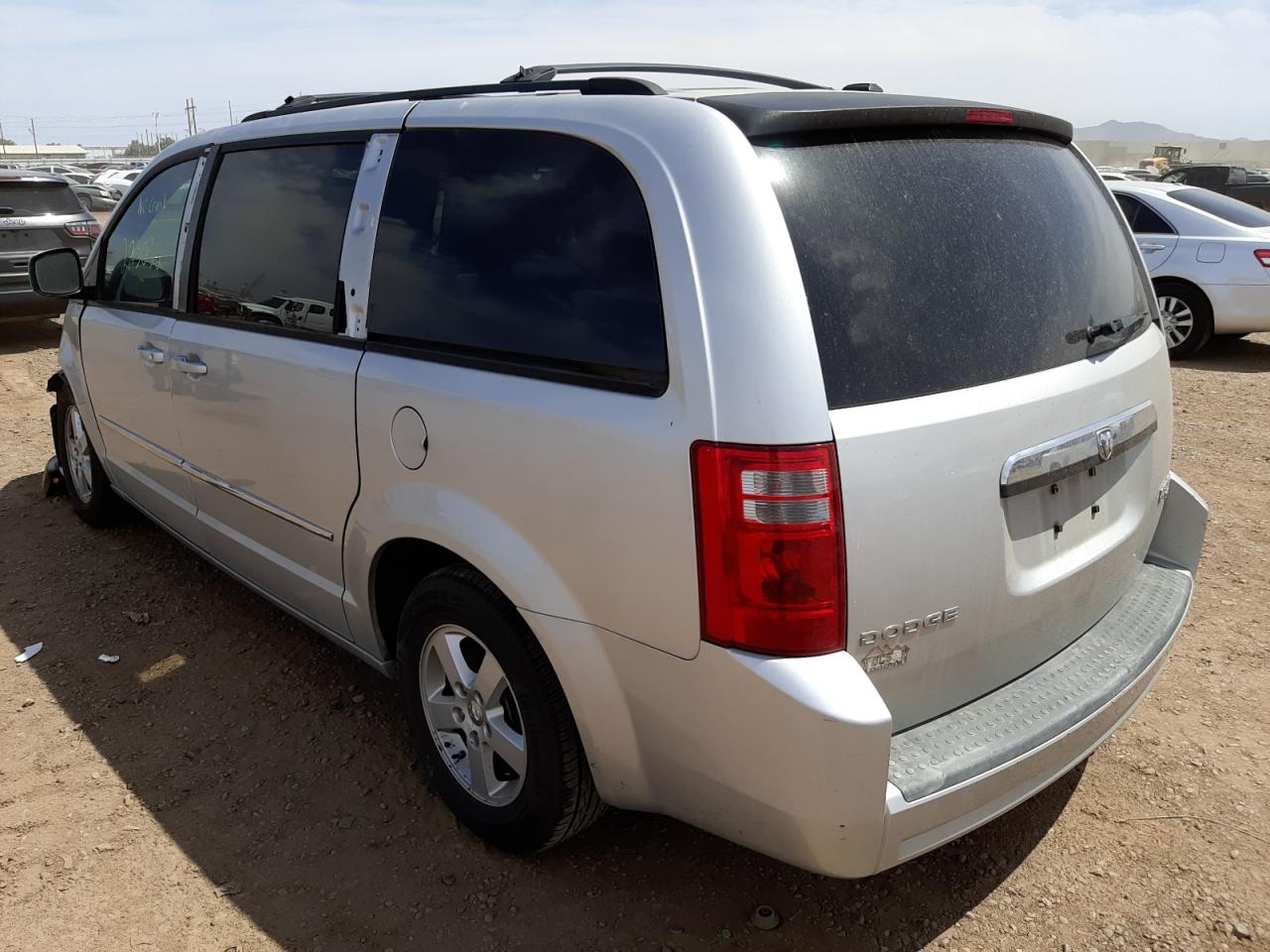 Photo 3 from auction – 2010 DODGE GRAND CARA with VIN 2D4RN5D10AR412048