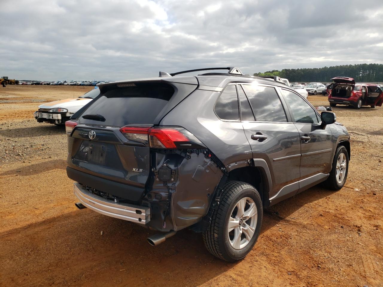 Photo 4 from auction – 2020 TOYOTA RAV4 XLE with VIN 2T3W1RFV4LC040341