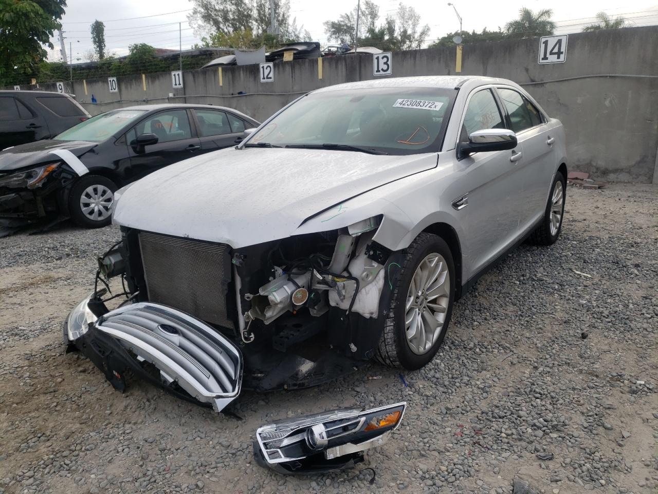 Photo 2 from auction – 2015 FORD TAURUS LIM with VIN 1FAHP2F87FG110427