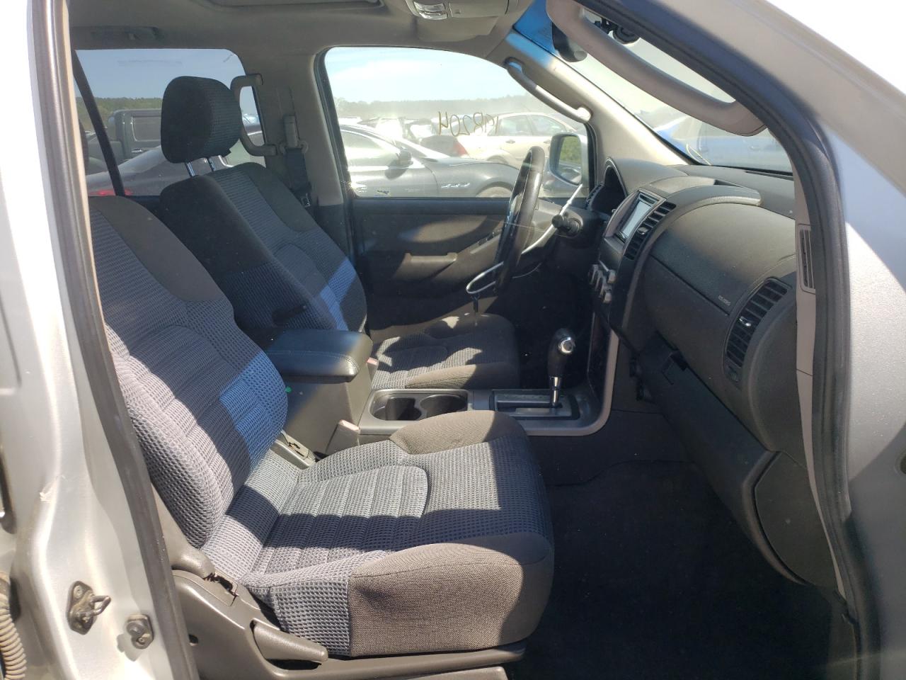 Photo 5 from auction – 2005 NISSAN PATHFINDER with VIN 5N1AR18W55C783083