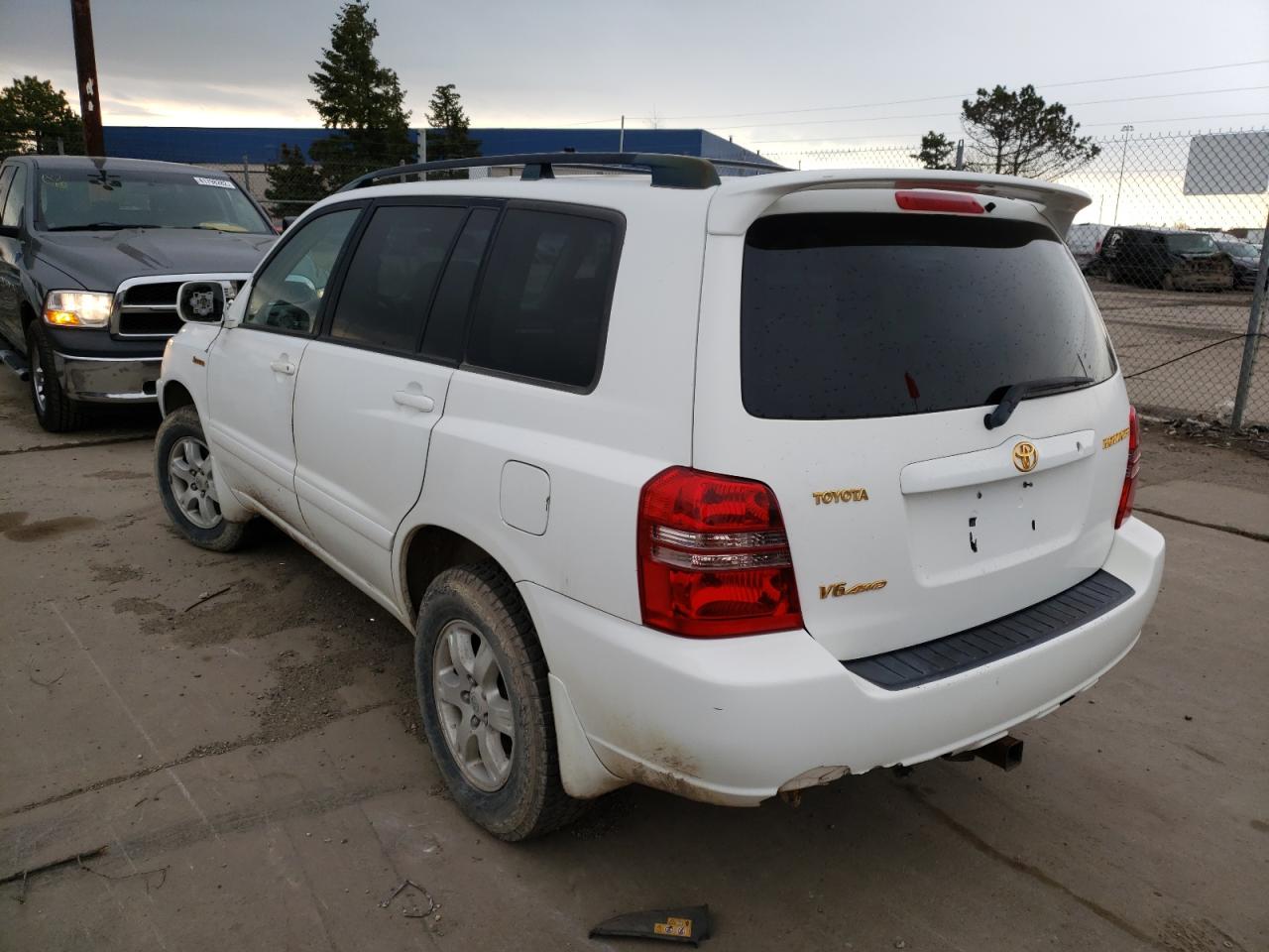 Photo 3 from auction – 2002 TOYOTA HIGHLANDER with VIN JTEHF21A520052677