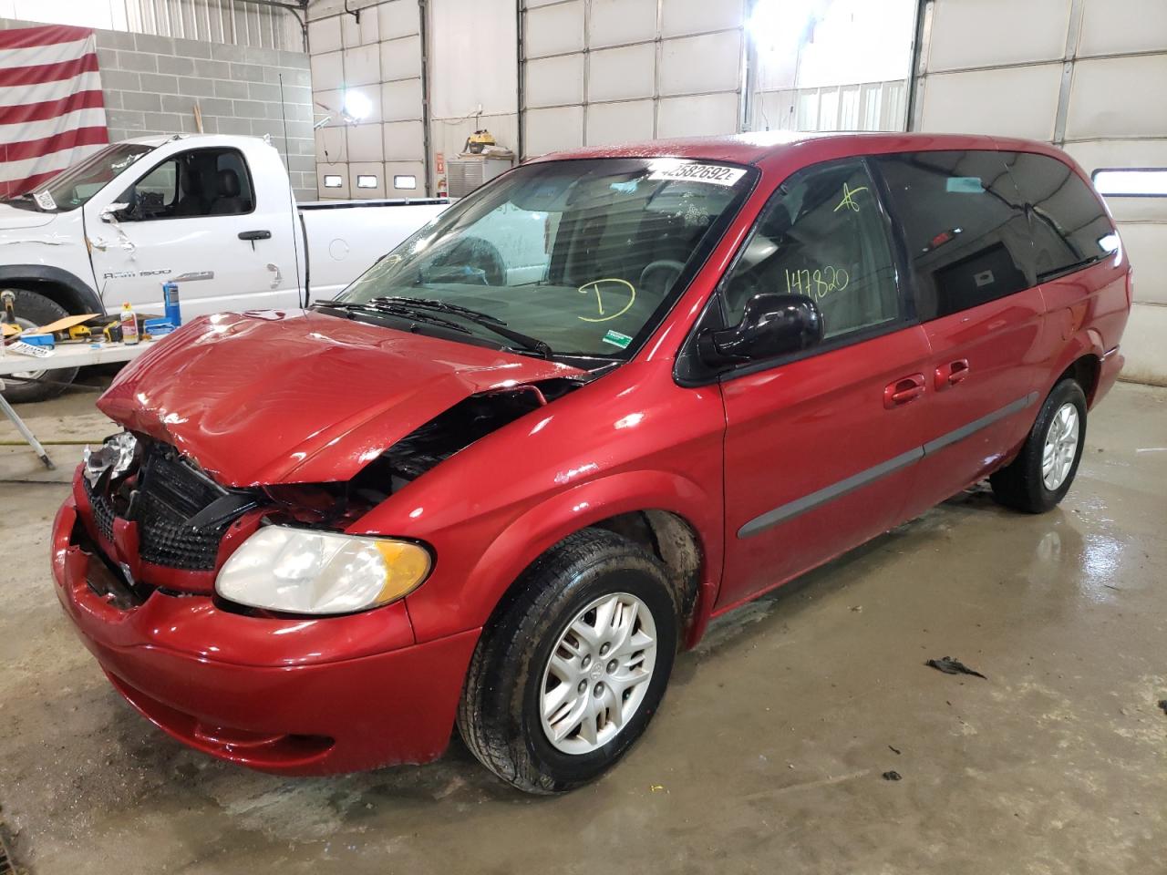 Photo 2 from auction – 2002 DODGE GRAND CARA with VIN 1B4GP34342B561242